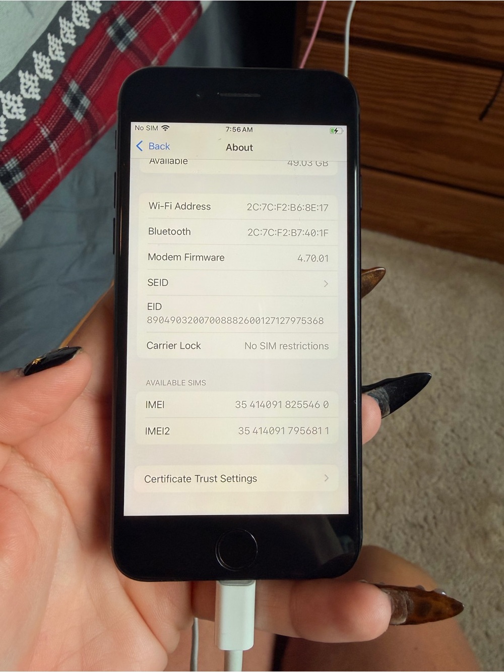 Apple iPhone SE - Black - Unlocked